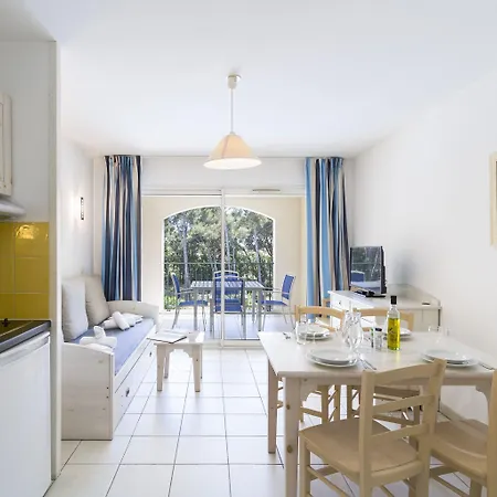Hotel apartamentowy Garden &